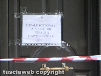 La casa posta sotto sequestro