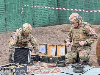 Viterbo - Gli artificieri sul posto