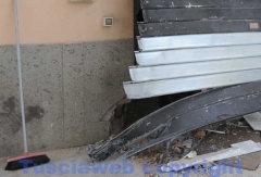 La saracinesca divelta dalla bomba