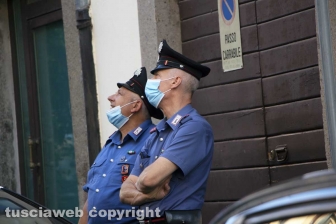 Viterbo - Bomba incendiaria nel centro storico