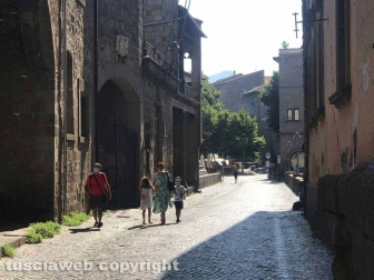 Viterbo - Ferragosto - Turisti in città