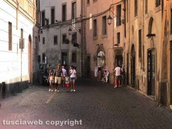 Viterbo - Ferragosto - Turisti in città