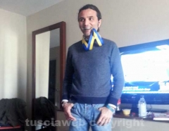 Leonardo Mastronicola con la medaglia della maratona
