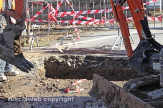 Buca su viale Fiume