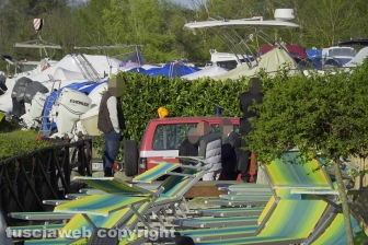 Cadavere emerge dal lago di Vico