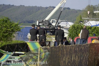 Cadavere emerge dal lago di Vico