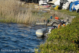 Cadavere emerge dal lago di Vico