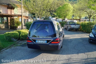 Cadavere emerge dal lago di Vico