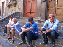 La conferenza stampa volante di Rossi e Baffo