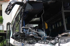 Lo scontro camion-autobus