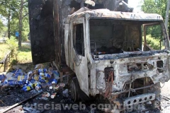Camion in fiamme sulla Superstrada