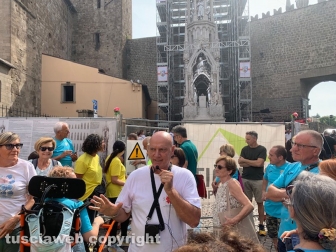 Viterbo – Cammino sui luoghi della tradizione e del culto di Santa Rosa, pienone per l’iniziativa insieme agli ex Facchini