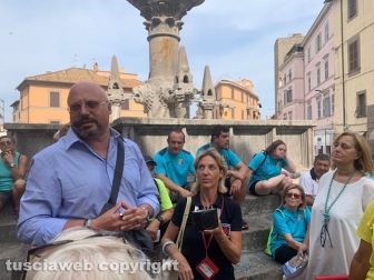 Viterbo – Cammino sui luoghi della tradizione e del culto di Santa Rosa, pienone per l’iniziativa insieme agli ex Facchini