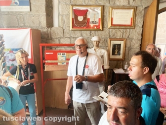 Viterbo – Cammino sui luoghi della tradizione e del culto di Santa Rosa, pienone per l’iniziativa insieme agli ex Facchini