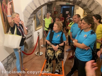 Viterbo – Cammino sui luoghi della tradizione e del culto di Santa Rosa, pienone per l’iniziativa insieme agli ex Facchini