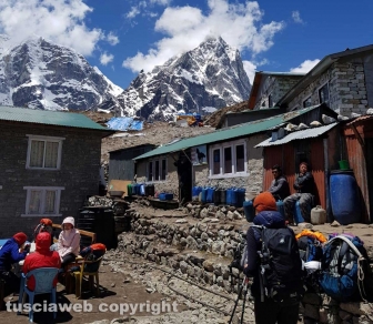 Il gruppo di Sisipuòfare al campo base dell'Everest