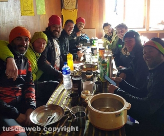 Il gruppo di Sisipuòfare al campo base dell'Everest