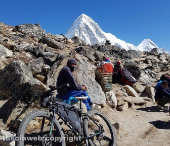 Il gruppo di Sisipuòfare al campo base dell'Everest