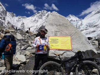 Il gruppo di Sisipuòfare al campo base dell'Everest