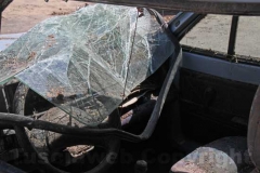 Le auto travolte dalla frana, ora in piazza Primo maggio