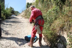 Il sopralluogo degli speleologi sotto la voragine di piazzale Sandro Pertini