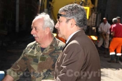 Il presidente della Provincia Marcello Meroi con i cittadini di Canepina