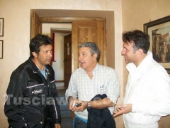 Il sindaco di Canepina Maurizio Palozzi, Il presidente della Provincia Marcello Meroi e l\'assessore provinciale ai Lavori pubblici Gianmaria Santucci