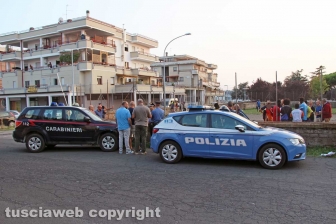 Viterbo - Caos al Pilastro, intervento di carabinieri e polizia