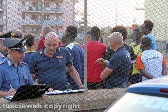 Viterbo - Caos al Pilastro, intervento di carabinieri e polizia