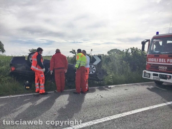 Montefiascone - Cappotta con l'auto, muore 40enne