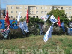 Protesta davanti al carcere
