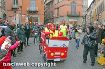 Carnevale, la corsa delle carriole