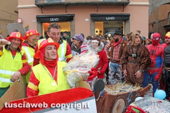 Carnevale, la corsa delle carriole