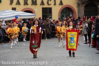 Ronciglione - Carnevale 2018 - L'attesa per carri e maschere