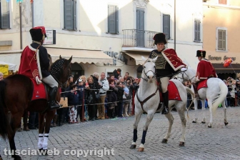 Ronciglione - Carnevale 2018 - L'attesa per carri e maschere
