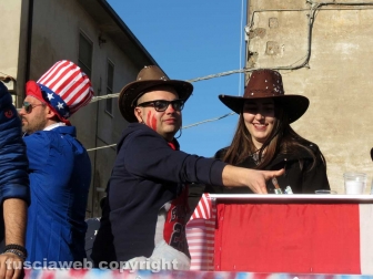 Civita Castellana - Carnevale - Sfilano politici e indiani