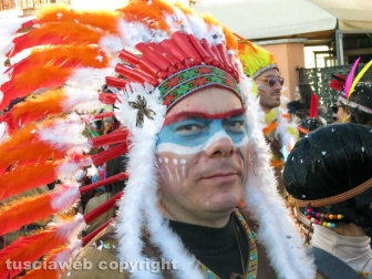 Civita Castellana - Carnevale - Sfilano politici e indiani