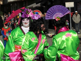 Civita Castellana - Carnevale - Sfilano politici e indiani