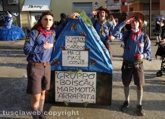 Civita Castellana - Carnevale - Sfilano politici e indiani