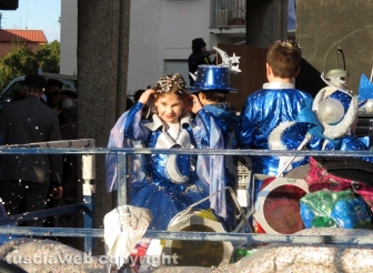 Civita Castellana - Carnevale - Sfilano politici e indiani
