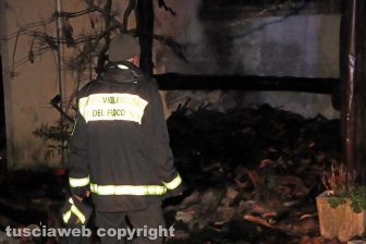 Casa in fiamme in strada Ciavalletta