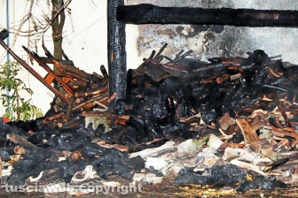 Casa in fiamme in strada Ciavalletta