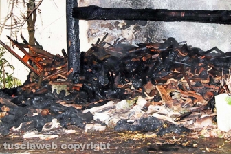 Casa in fiamme in strada Ciavalletta