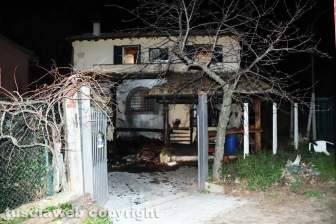 Casa in fiamme in strada Ciavalletta