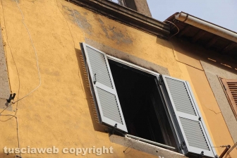 Viterbo - Casa in fiamme in via Lucchi