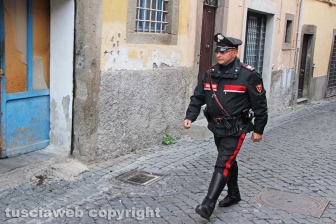 Viterbo - Casa in fiamme in via Lucchi - I carabinieri sul posto