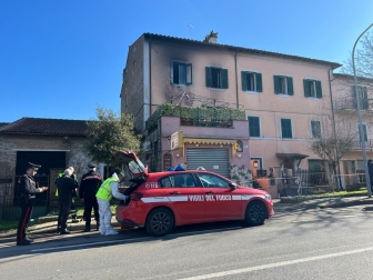 Oriolo Romano - Casa in fiamme nella notte, una donna morta e una salvata in extremis - I vigili del fuoco