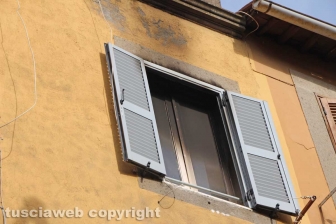 Viterbo - Casa in fiamme in via Lucchi