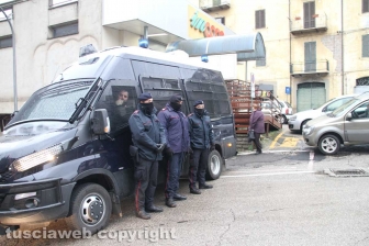CasaPound in piazza da sola
