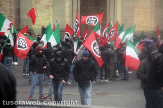 CasaPound in piazza da sola